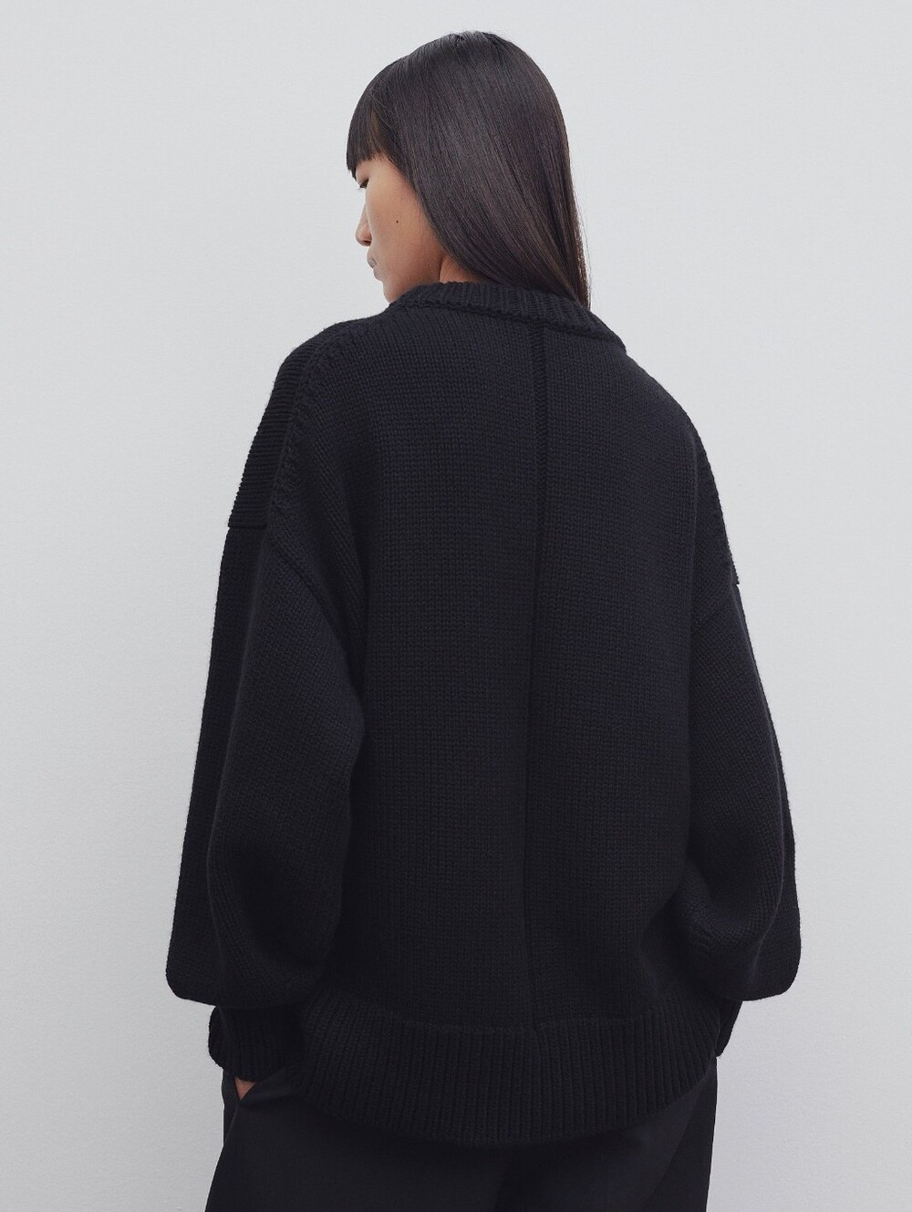 The Row Ophelia Oversized Wool Cashmere Crewneck Sweater Black Medium M NWT - Picture 2 of 7
